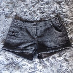 Elegant herringbone shorts